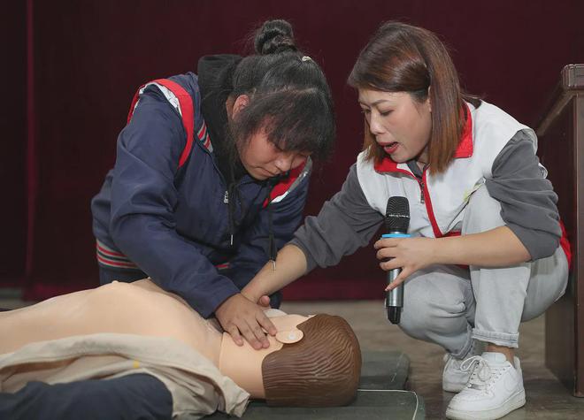 学生未热身短跑猝死谁能说体育老师没责任？体育课不能随意上(图3)