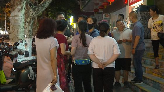 凌晨2：30昆明一健身房老板在连夜搬运器械会员紧急报了警……(图4)