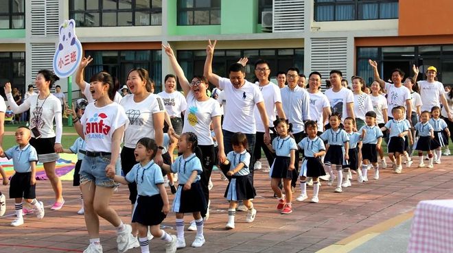 彩绘大运丨锦宝娃“拍了拍”你来看看幼儿们如何童画大运！(图1)