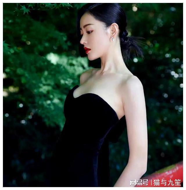 开元棋盘骨感美盛行体型压力如何影响女性与明星？(图5)