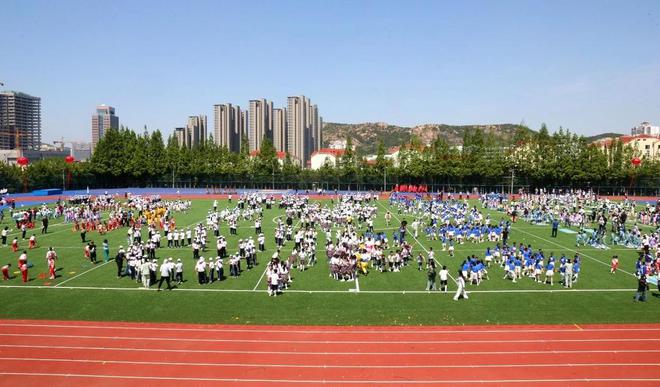 开元棋盘玩转运动嗨出智慧欢庆六一幸福童年！青岛市实验小学教育集团举行春季运动会(图13)